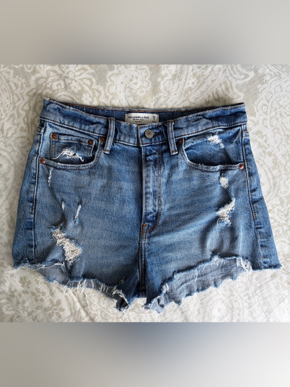 Abercrombie & Fitch the Mom Short High Rise Denim Shorts | size 28/6